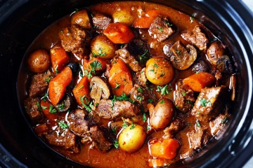 Slow Cooker Beef Bourguignon